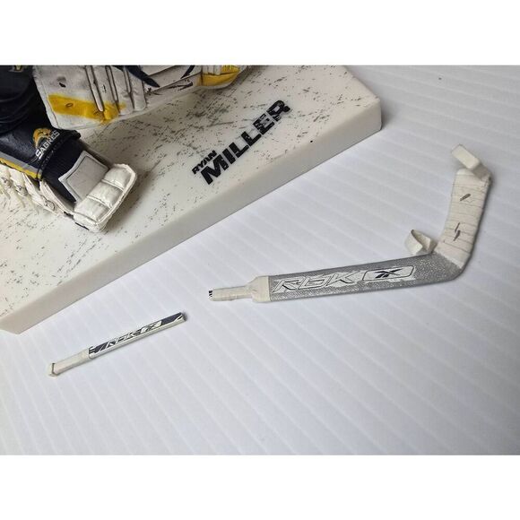 Buffalo Sabres Figure Ryan Miller - Picture 4 of 6